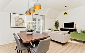 Newly Reno'D 2 Bed With Free Parking