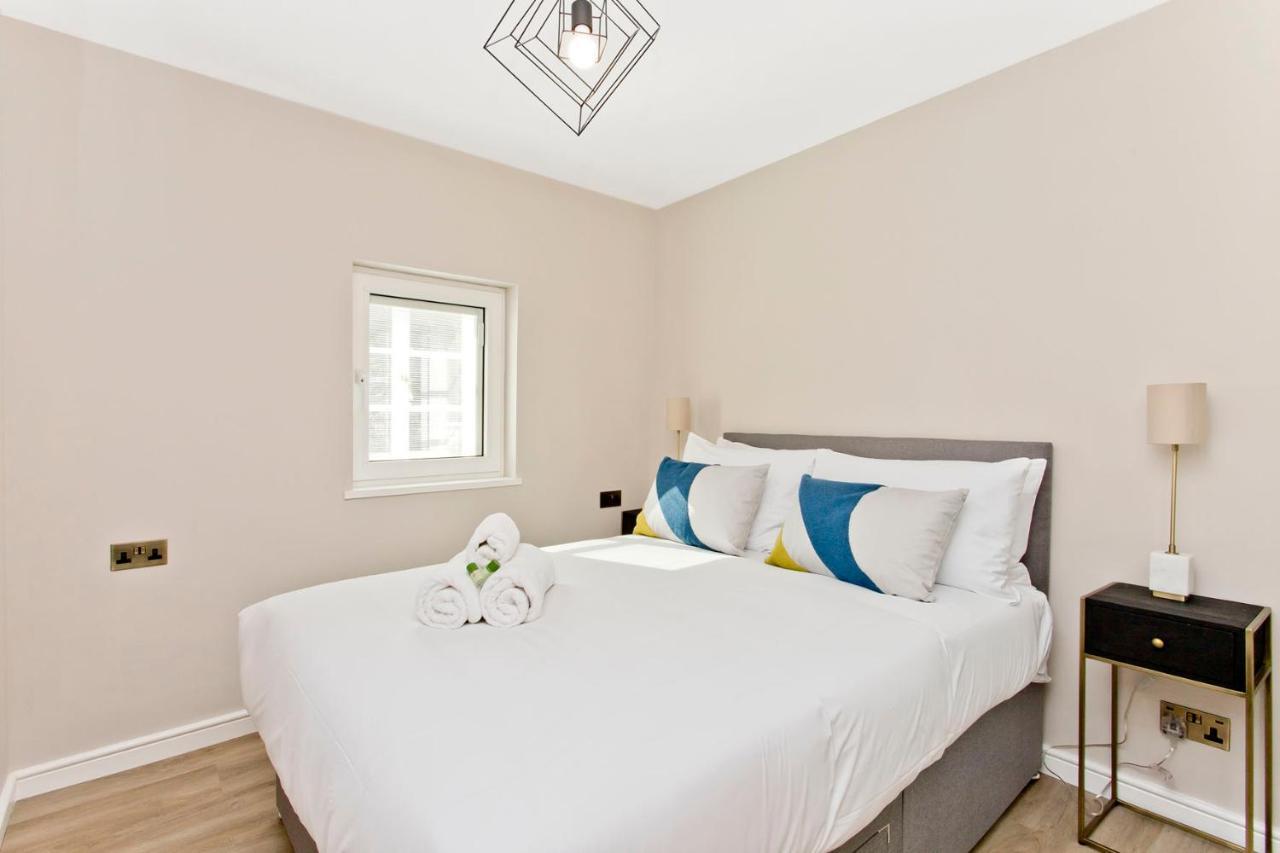 Newly Reno'D 2 Bed With Free Parking Apartment EDI Exterior photo