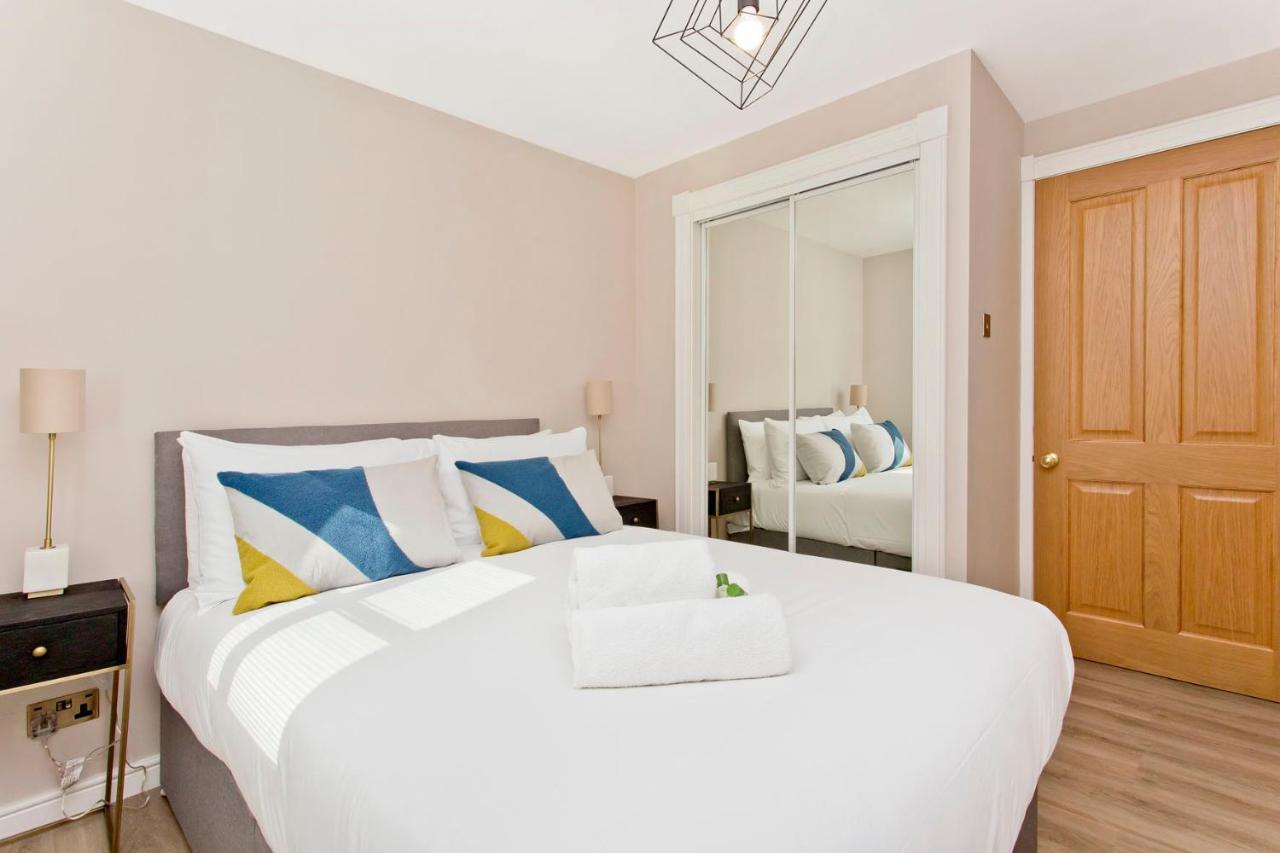 Newly Reno'D 2 Bed With Free Parking Apartment EDI Exterior photo