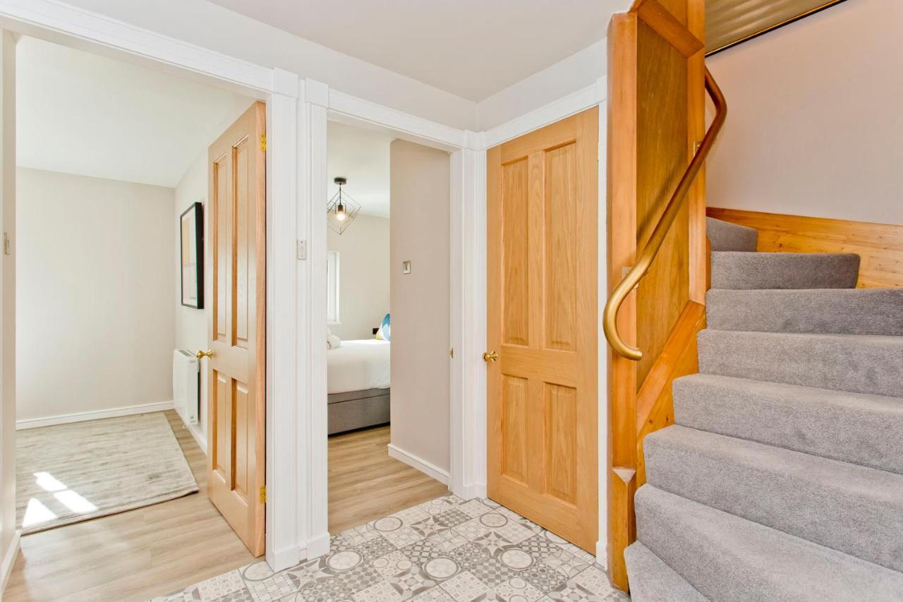 Newly Reno'D 2 Bed With Free Parking Apartment EDI Exterior photo