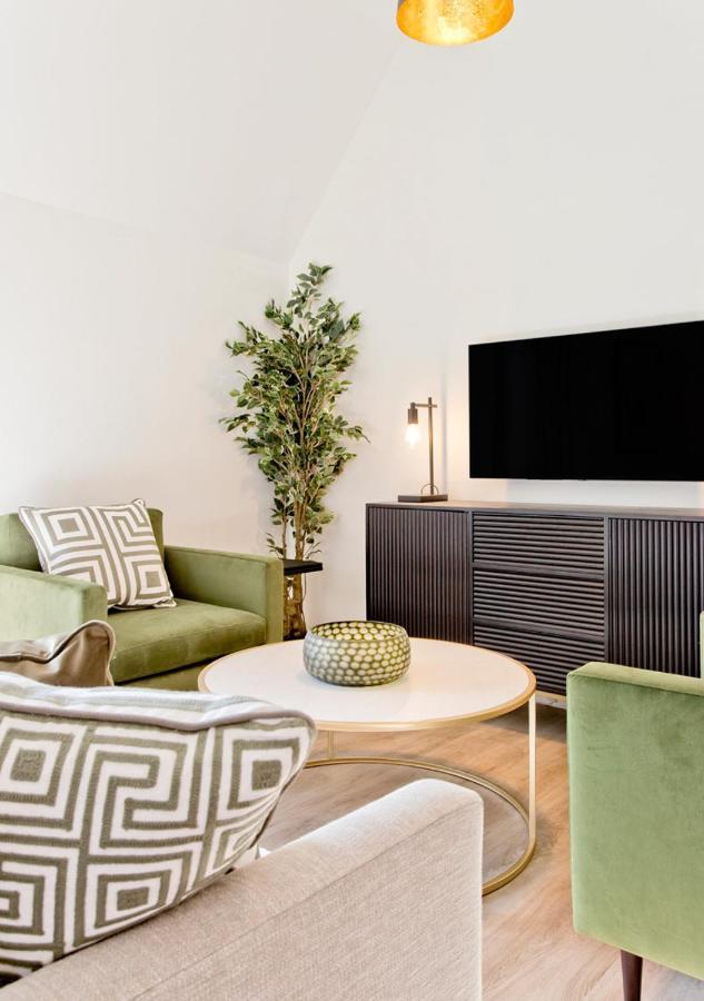 Newly Reno'D 2 Bed With Free Parking Apartment EDI Exterior photo